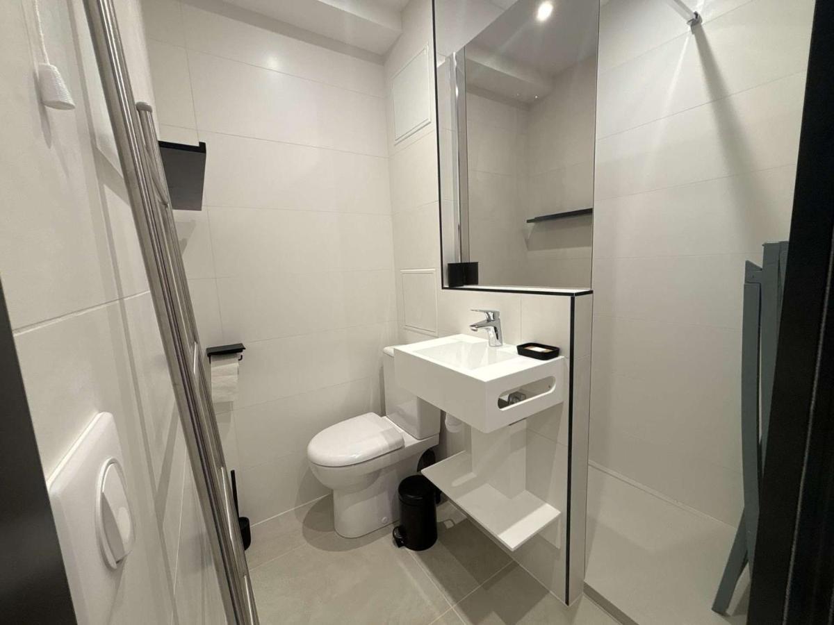 Studio En Bord De Mer A Royan, Parking, Tv, Tout Equipe - Fr-1-494-67 Buitenkant foto