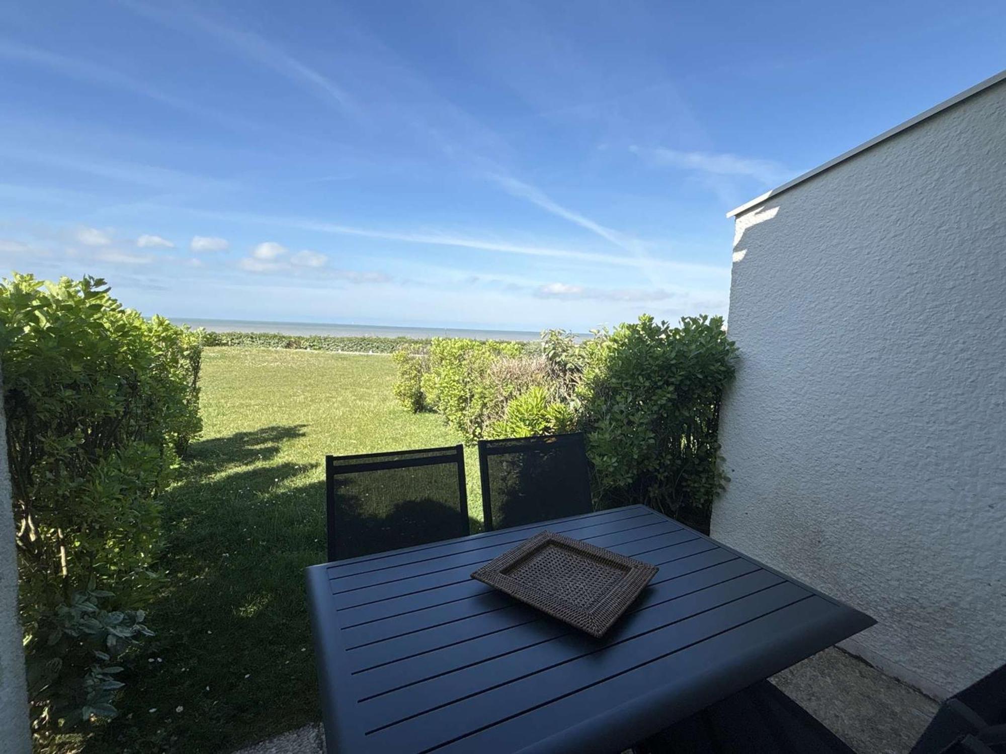 Studio En Bord De Mer A Royan, Parking, Tv, Tout Equipe - Fr-1-494-67 Buitenkant foto